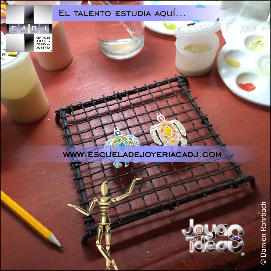 Locket de plata en proceso, Escuela de joyería CADJ ®